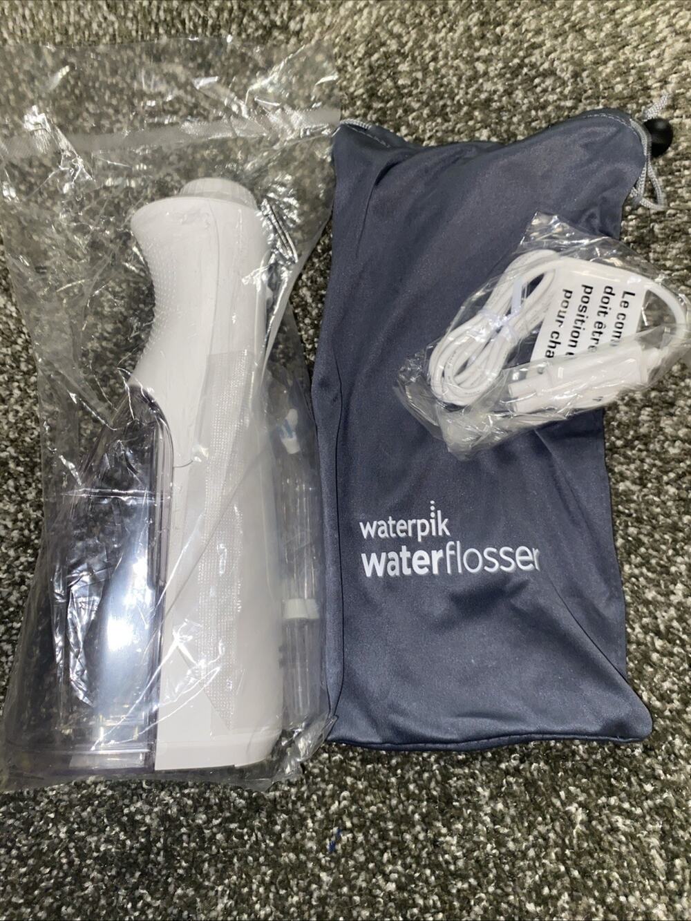 Waterpik Water Flosser WF-10 White with Tips and Charger New In Bag